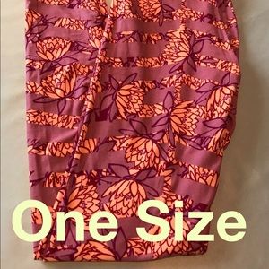 2 pairs of Lularoe Leggings!